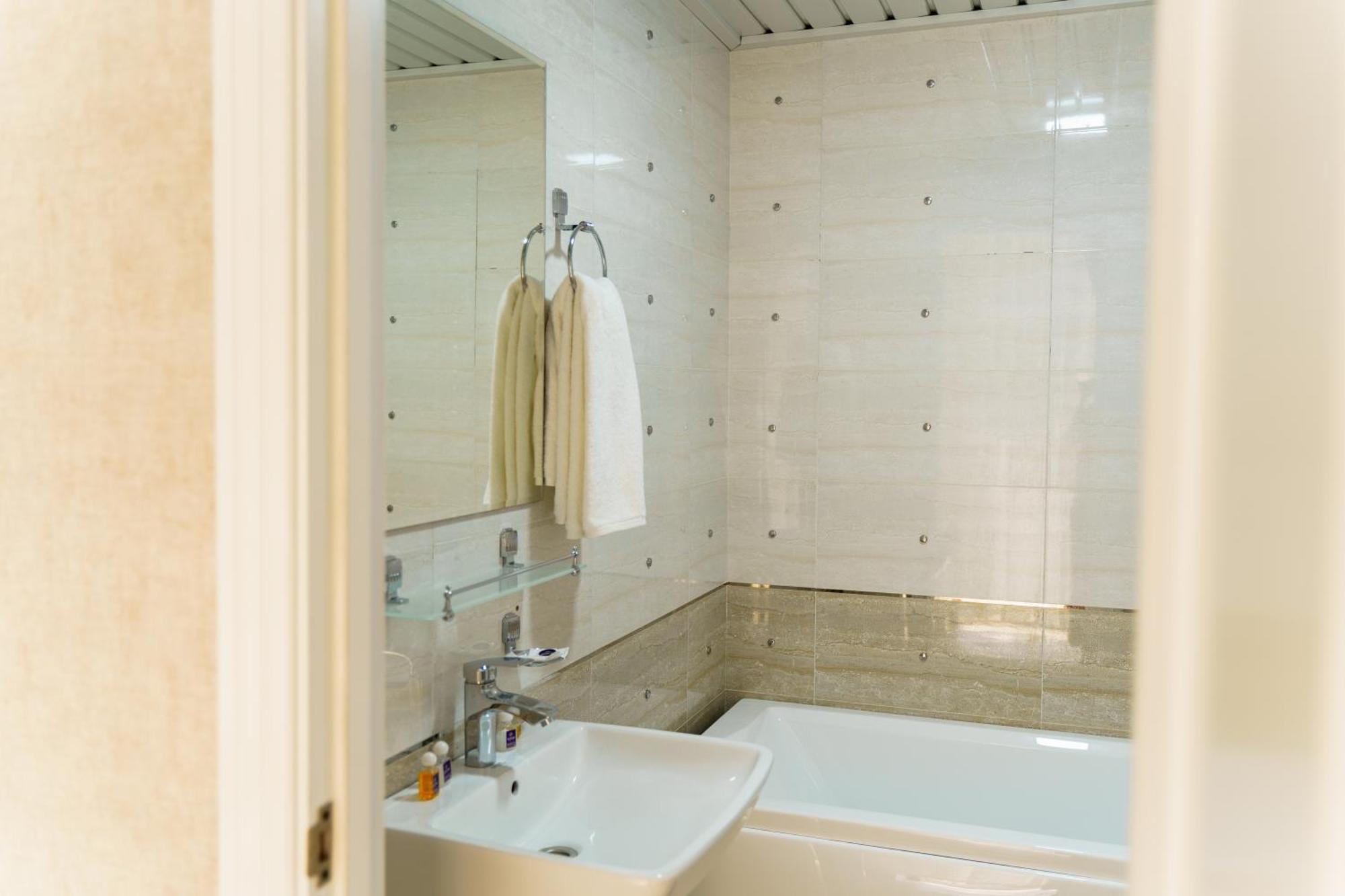 Ayniy Hotel Samarkand Buitenkant foto